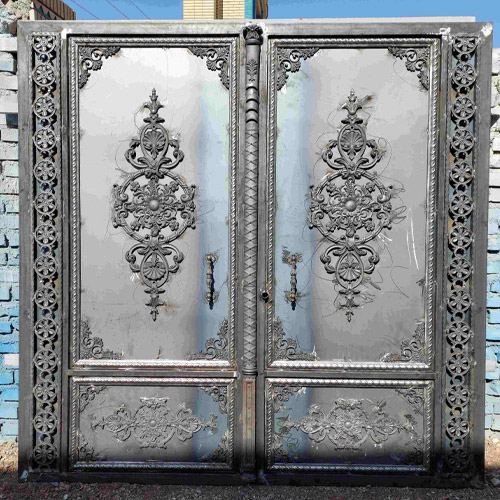 رنگ درب حیاط سفید طوسی